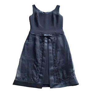 Shani sleeveless midi dress Black Layered with floral motif Women’s Size 6